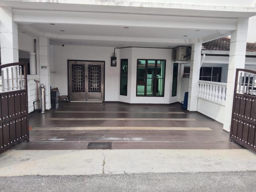 2 Storey 5Br 16Pax Semabok Taman Cheng Ho, 3 By Myplace Malacca Exteriér fotografie